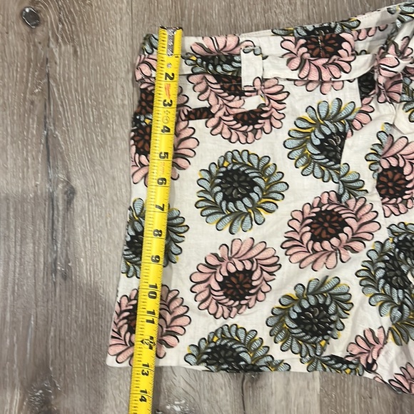 Cream, pink, rust, blue shorts with belt. Front and back pockets - Picture 7 of 7